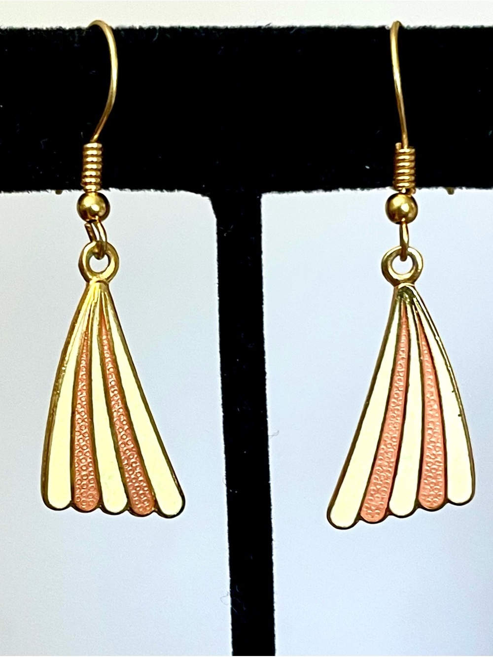 Vintage Art Deco Coral & Cream Fan Enamel Dangle Earrings Geometric Gold Tone